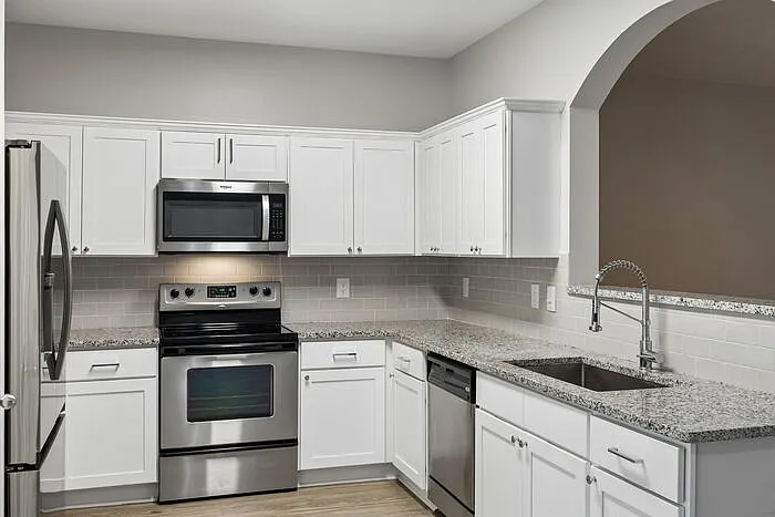 3 bed, 2.5 bath, 1724 sqft, $2,350 — Photo 4