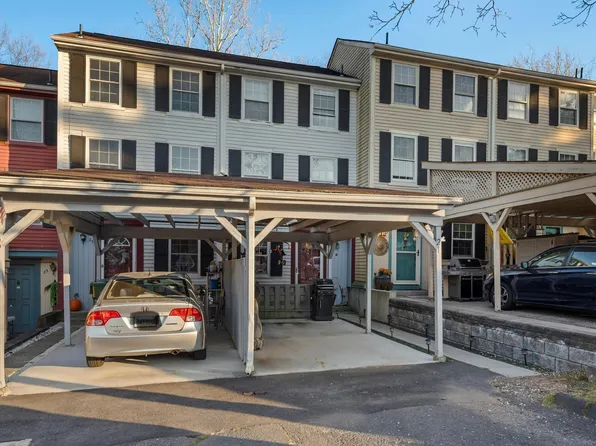 21 Rising Trail Court #21, Middletown, CT 06457