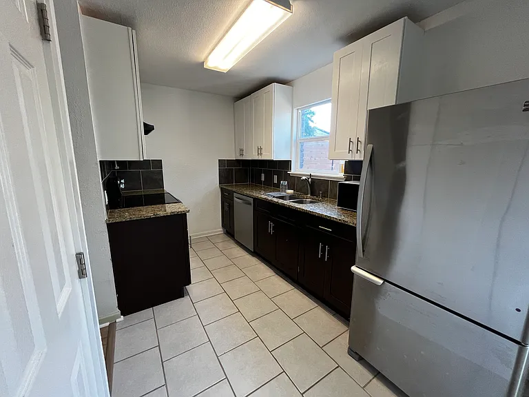 6211 Manor Rd #115 — Photo 10
