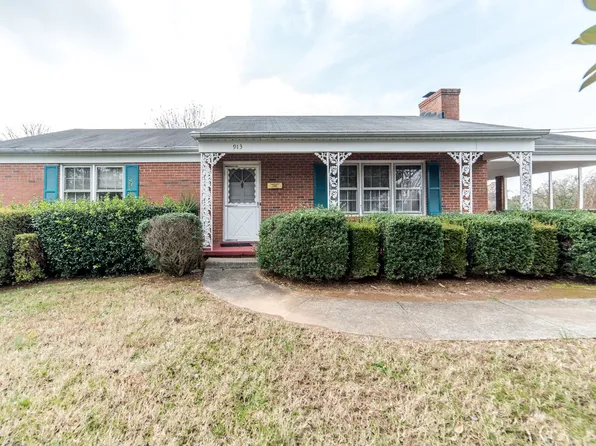 913 Sandusky Dr, Lynchburg, VA 24502