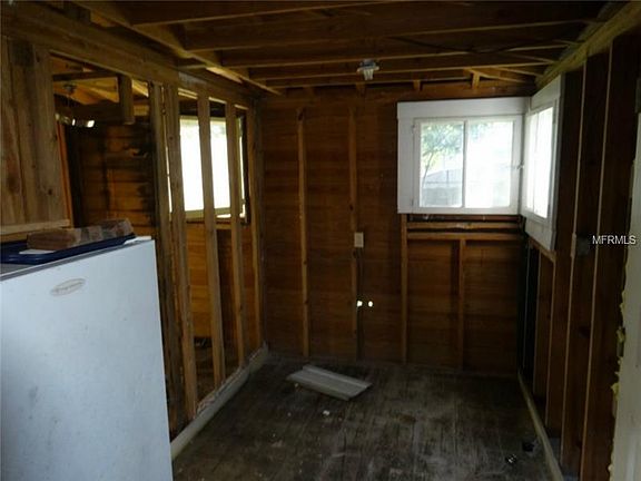 5th image of 328 W University Ave