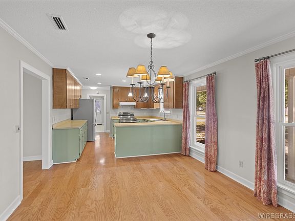 4th image of 271 Willow Ridge Ln