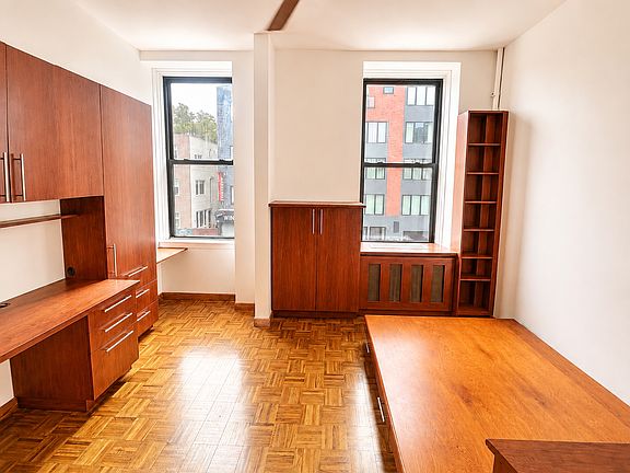 3rd image of 493 Lorimer St #2