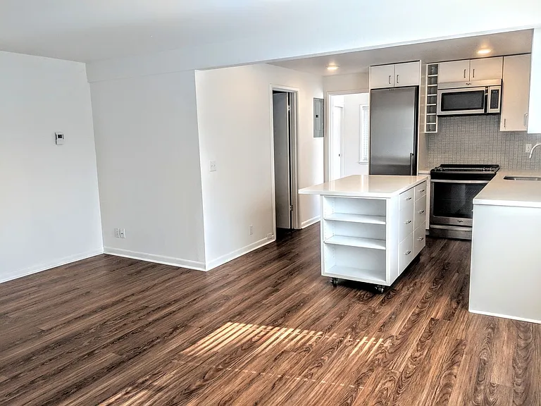 215 Boston Apartments — Photo 10