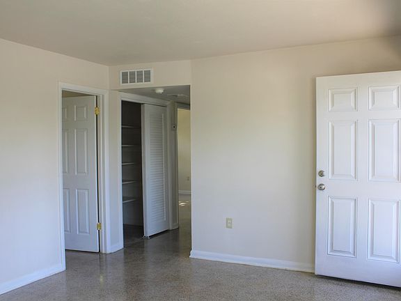 5th image of 651 Palm Dr APT E2