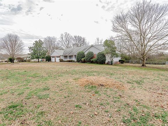 2nd image of 13 Crescent Dr