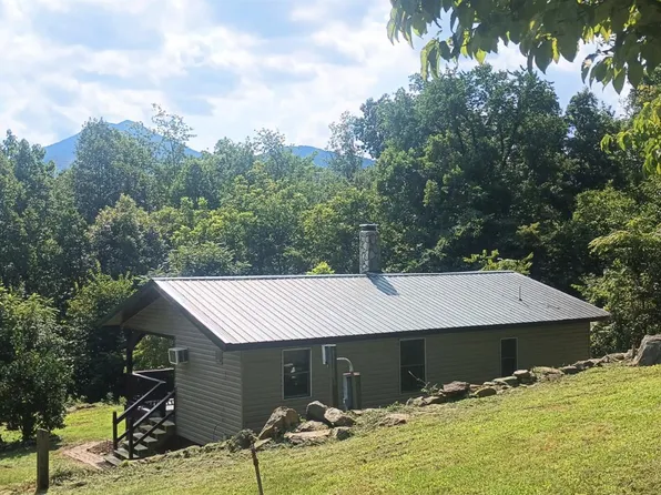 989 Battery Hill Ln, Tyro, VA 22976