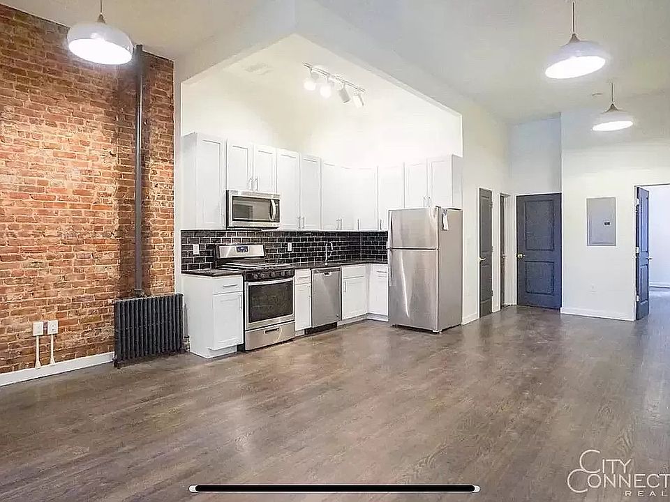 1st image of 228 E 10th St APT 2