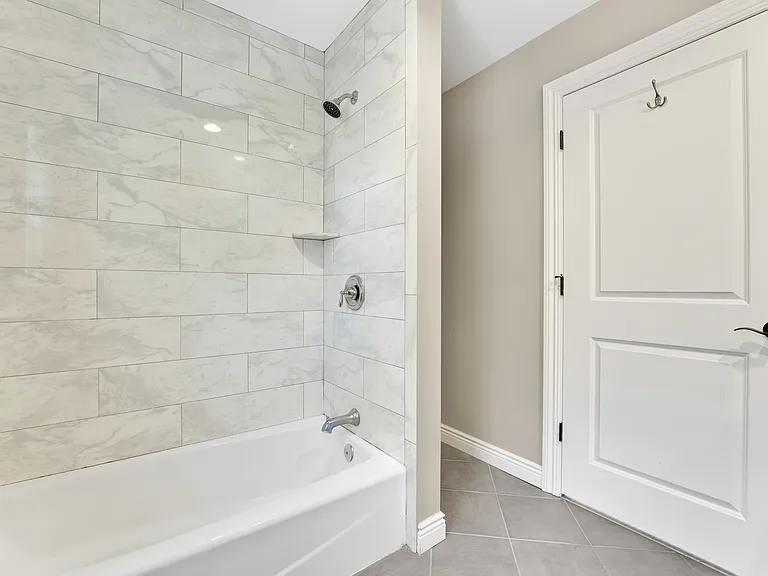 210 Hackensack St #C — Photo 15