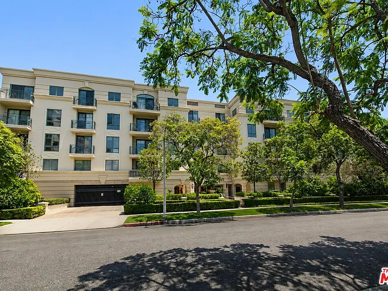430 N Oakhurst Dr #Penthouse 406 — Photo 44