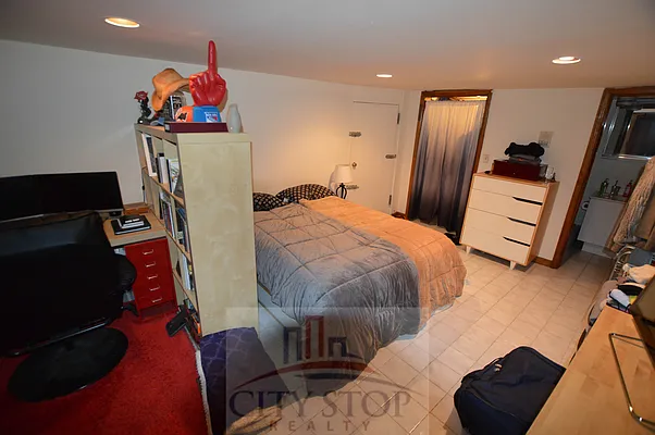 Rented by City Stop Realty | media 15