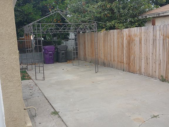 2nd image of 2445 W Arlington St