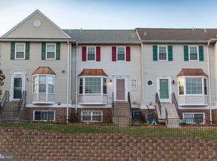 4054 Summer Hollow Ct, Chantilly, VA 20151