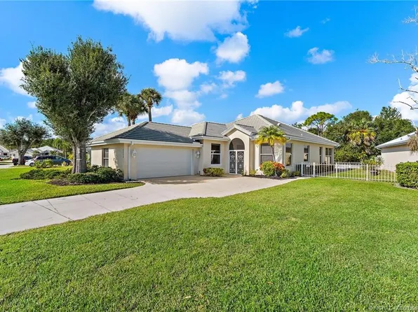 7756 SE Bay Cedar Cir, Hobe Sound, FL 33455