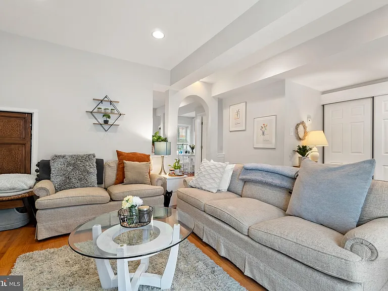1723 Seaton St NW — Photo 15