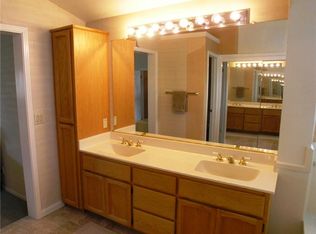 9204 Whittemore Dr, Elk Grove, CA 95624