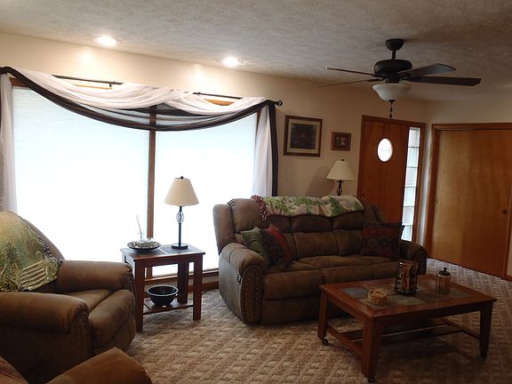 5th image of 110 Woodlawn Dr