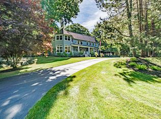 4 Farms Edge Rd, Cape Elizabeth, ME 04107