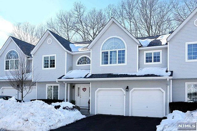 1st image of 5 Drake Dr