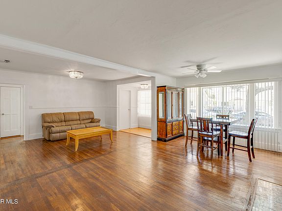 5th image of 611 W Doran St