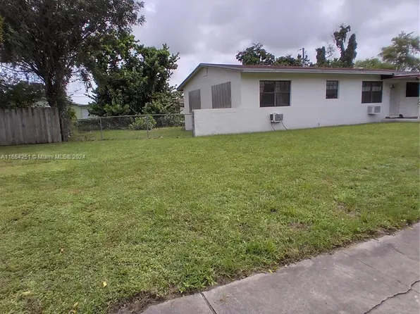 920 NE 173rd St, Miami, FL 33162