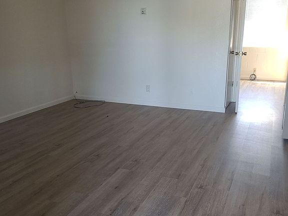 4th image of 1027 Missouri St #3