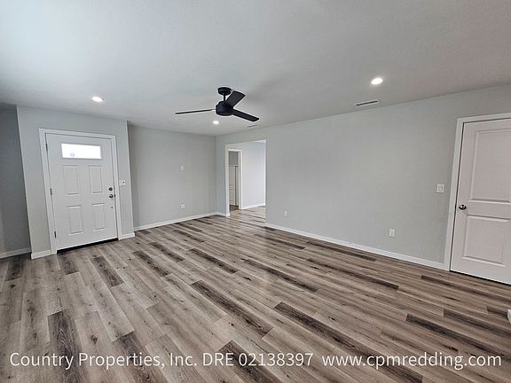 5th image of 3260 School St