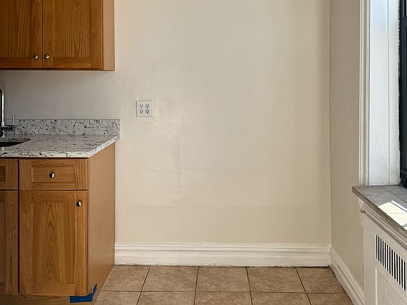 5th image of 2710 Newtown Ave APT 6B