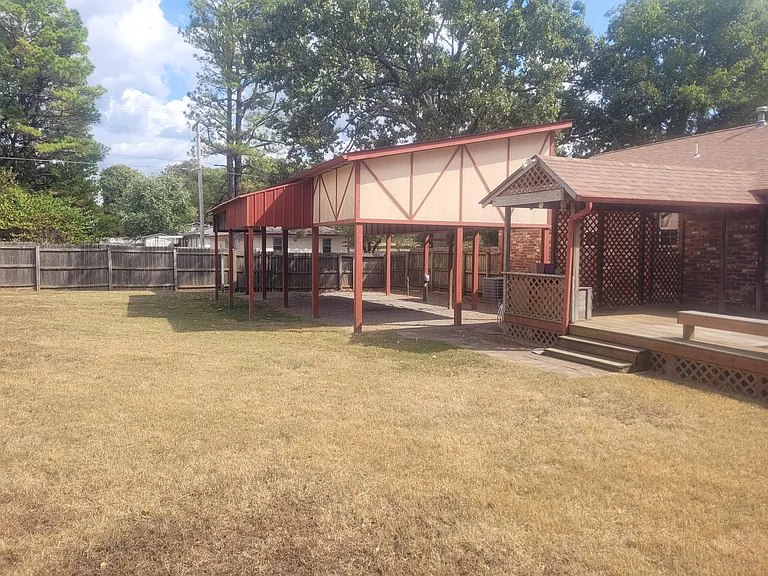 800 Sasha Ln — Photo 16