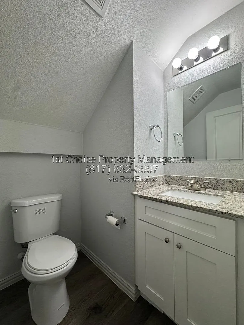 2 bed, 1.5 bath, 930 sqft, $1,550 — Photo 4