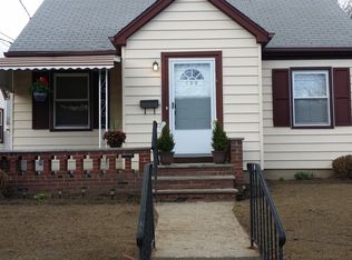 158 Jefferson St, Franklin Square, NY 11010