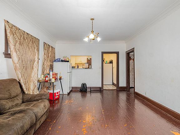 3rd image of 705 Greenwood Ave