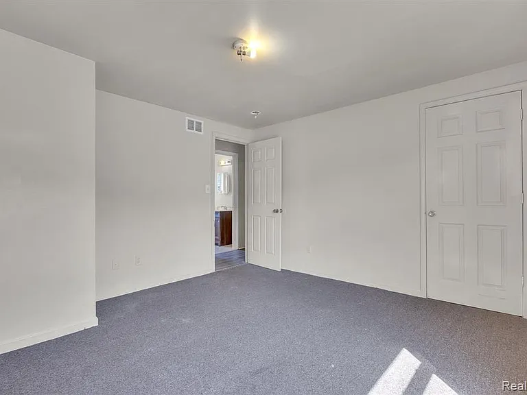 764 Woodmere St — Photo 38