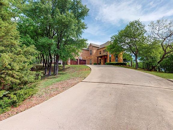 2nd image of 8908 Waterchase Cir
