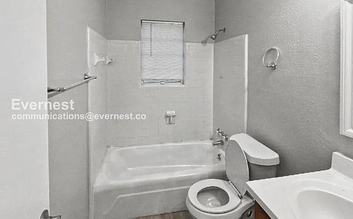 1024 4th Ave W #B — Photo 5