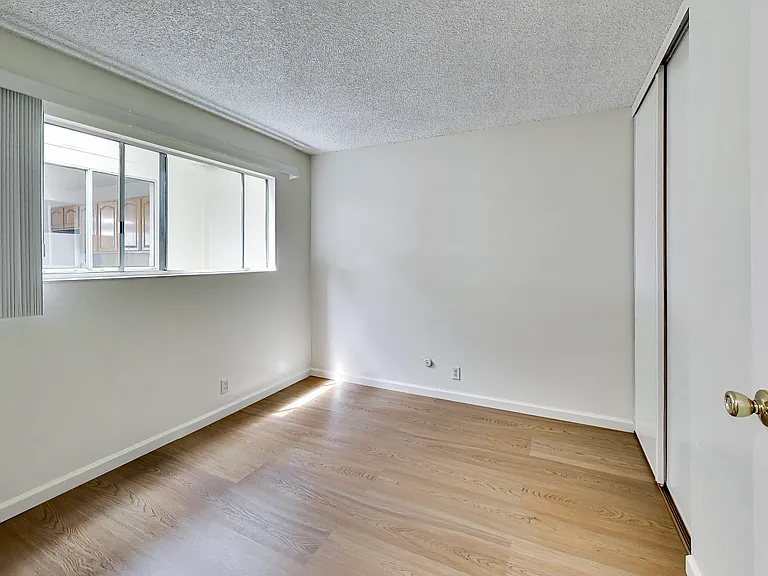 310 Castle St — Photo 17