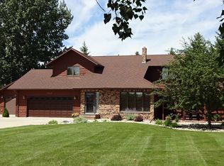 5613 17th St N, Moorhead, MN 56560