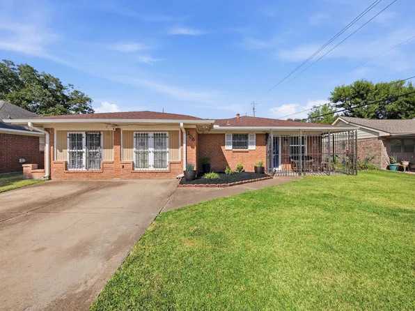 206 Meadowridge Dr, Houston, TX 77037