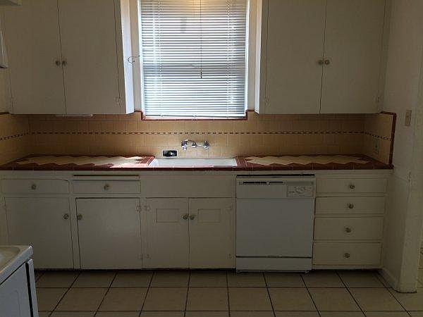 1st image of 325 E Cornell Ave