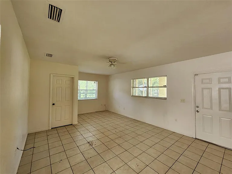 2831 NE 17th Dr — Photo 11