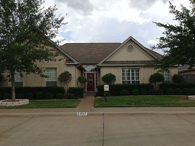1st image of 2907 Loma Linda Ln