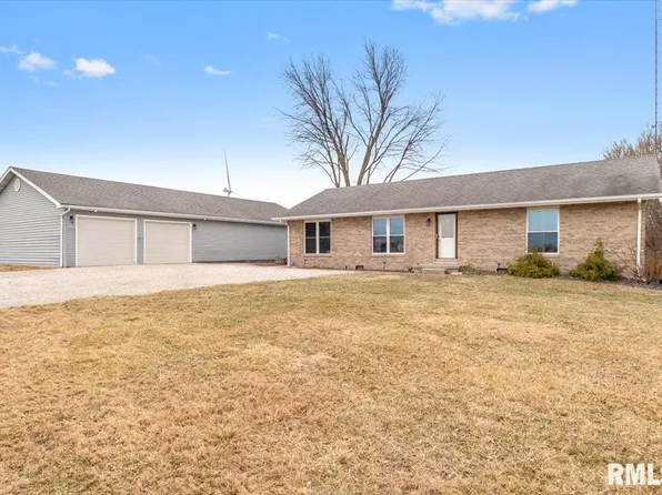 14201 Williamson Rd, Virden, IL 62690