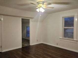 801 Cedar St #B, Collinsville, IL 62234