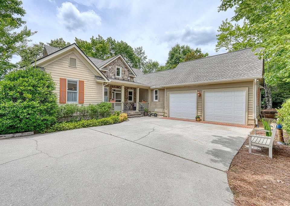 1st image of 48 Pine Top Dr