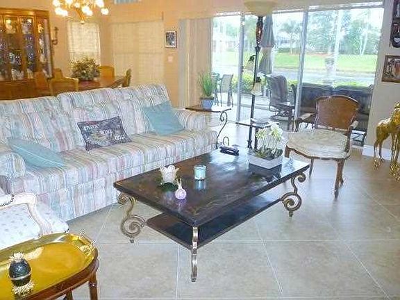 4th image of 1700 SW Monarch Club Dr