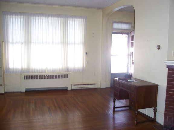 entry way L/R