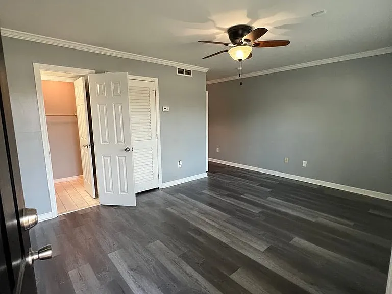 Huntingdon Apartments — Photo 22