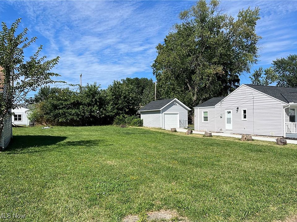 2nd image of 13814 Leroy Ave