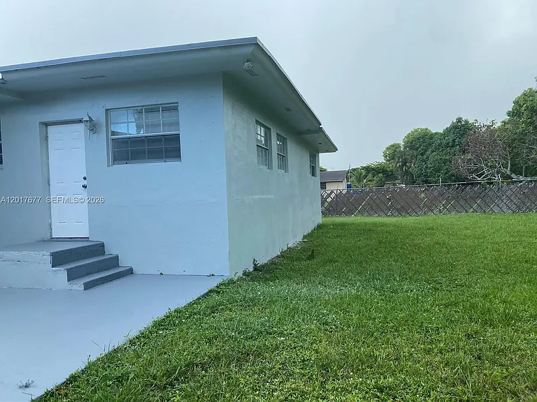 18140 NW 18th Ave — Photo 15
