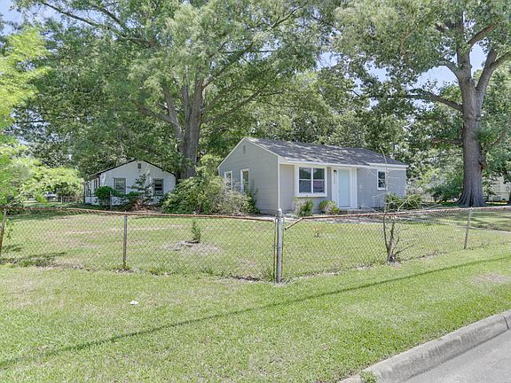 2nd image of 7904 Wickham Ave
